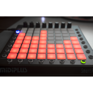 MIDIPLUS- SmartPad S + CUBASE LE - Kontroler z 64 padami