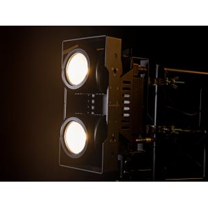 EUROLITE IP Audience Blinder 2x100W LED COB WW - Bilnder LED